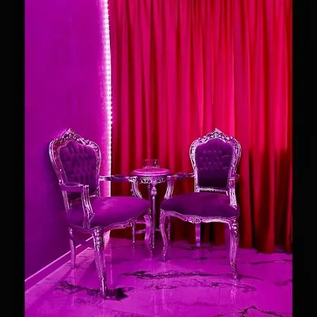 ラブホテル Secret ブカレスト